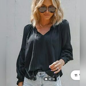 VICI COLLECTION LA PORTA TASSLE TIE TOP (OFF WHITE)